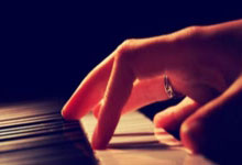 浦和红钻横扫对手，锁定四强席位